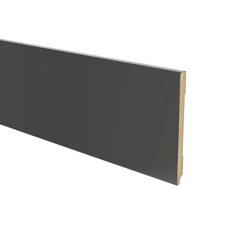 MDF Moderne plint 150x12 voorgelakt RAL9005 - lengte 240cm Populair