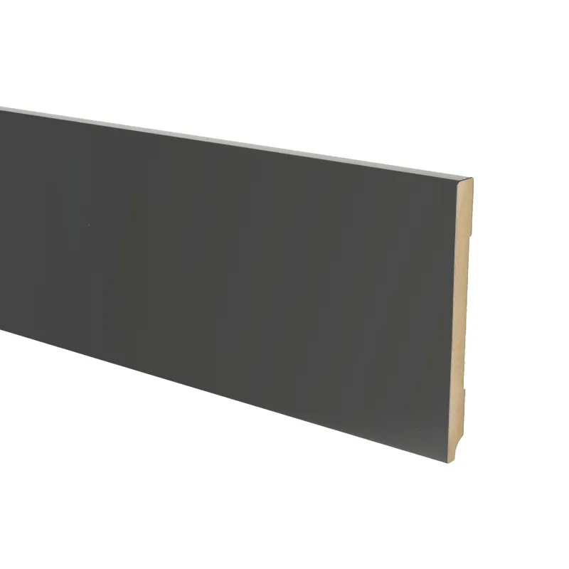 MDF Moderne plint 150x15 voorgelakt RAL9005 - lengte 240cm Bestel Nu
