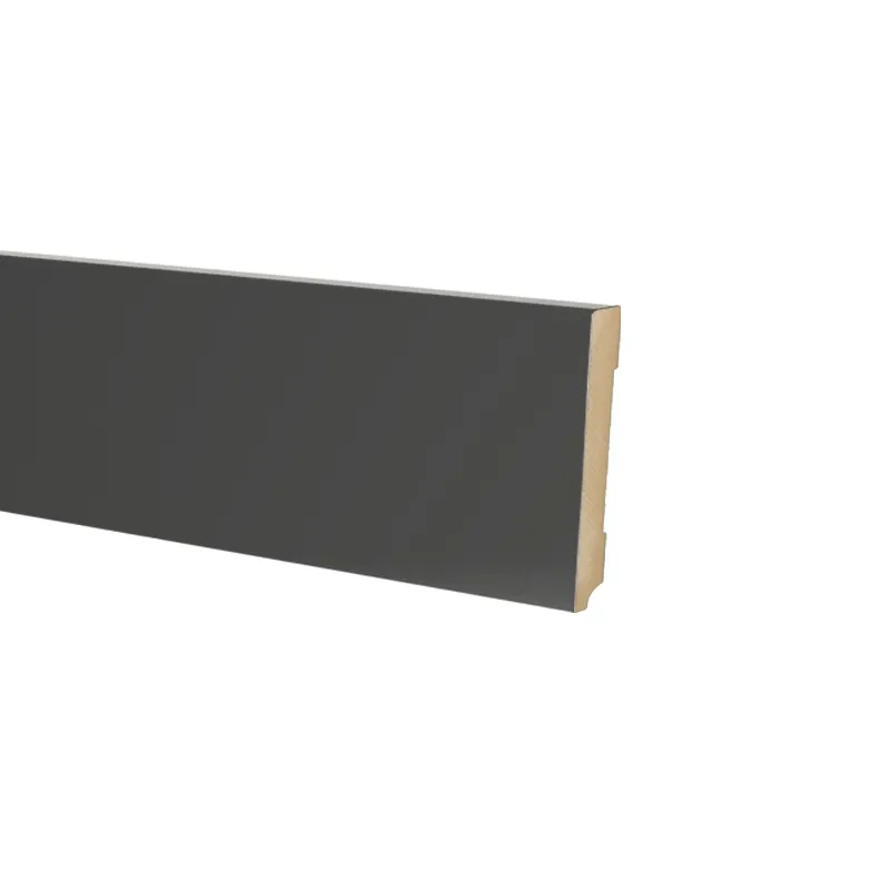 Tijdelijk Beschikbaar MDF Moderne plint 70x18 voorgelakt RAL9005 - lengte 240cm