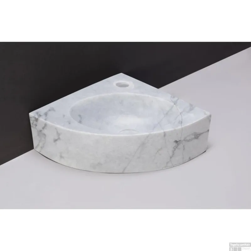 Finale Uitverkoop Fontein Forzalaqua Turino Carrara Gepolijst Met Kraangat 30x30x10 cm