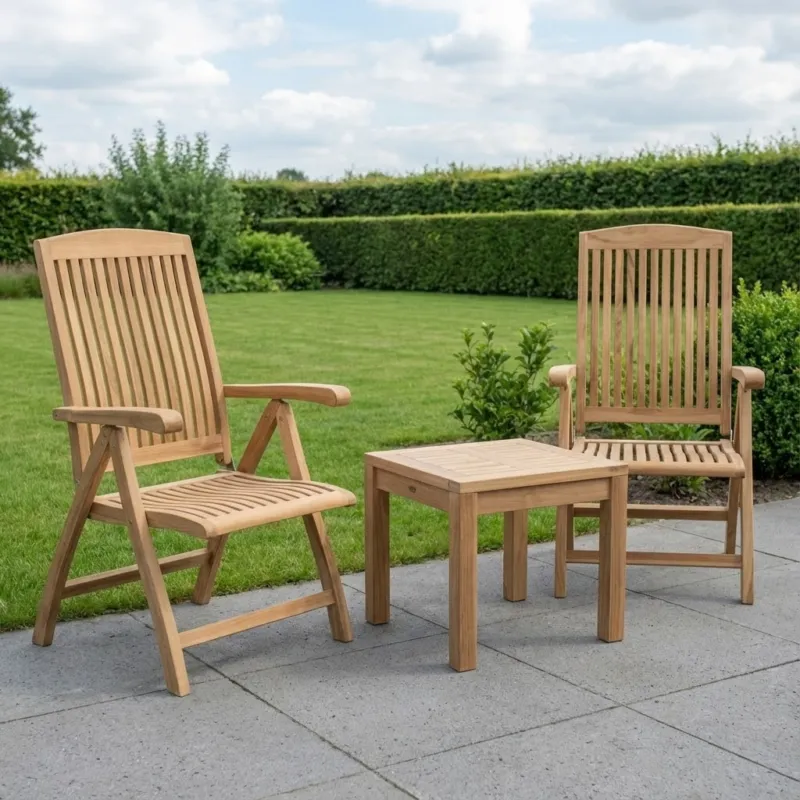 Lage Prijs Twee Linda Teakhouten Stoelen Verstelbaar Vijf standen + Een Vierkant Bijzettafeltje