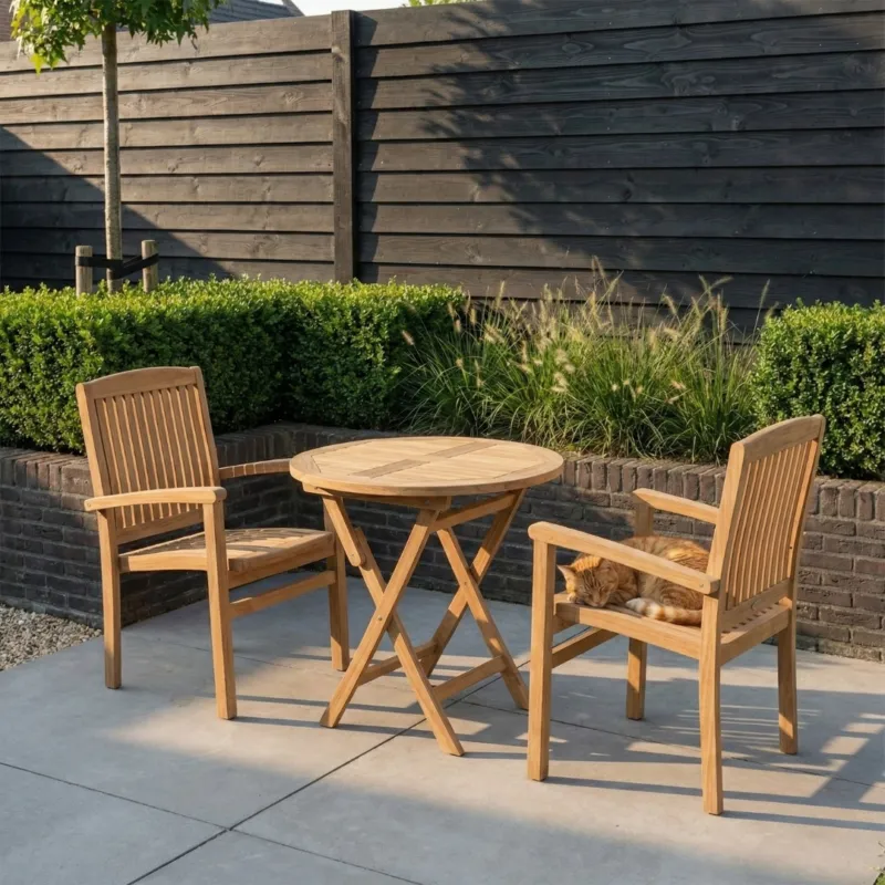 Twee Ibiza Stapelbare Teak Tuinstoelen met Klaptafel 70 Rond Superprijs