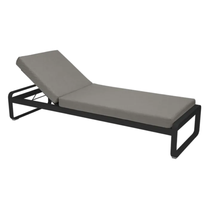Fermob Bellevie ligbed met grey taupe zitkussen-Liquorice Rechtstreeks Van De Fabrikant
