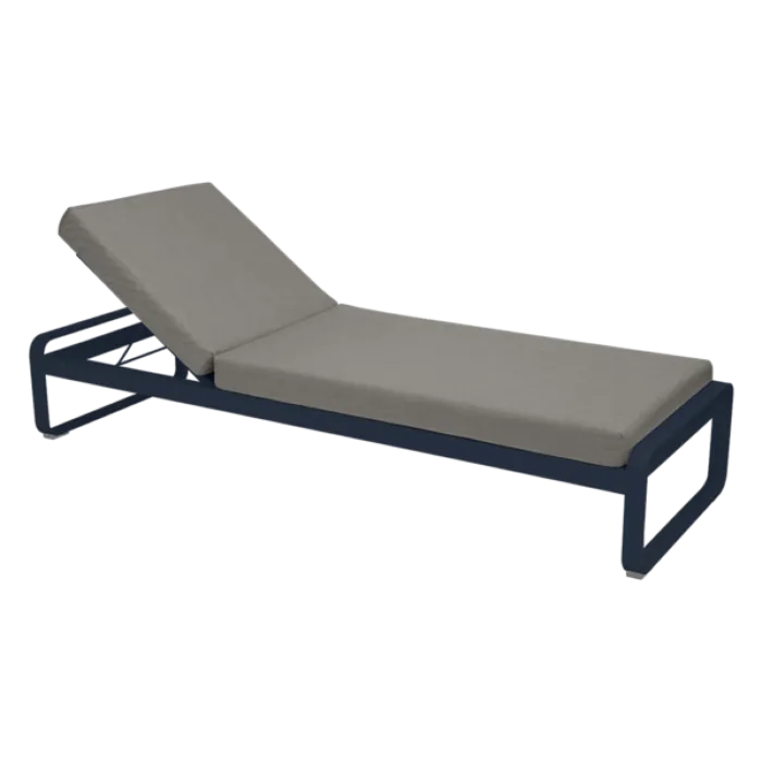 Op = Op Fermob Bellevie ligbed met grey taupe zitkussen-Deep Blue