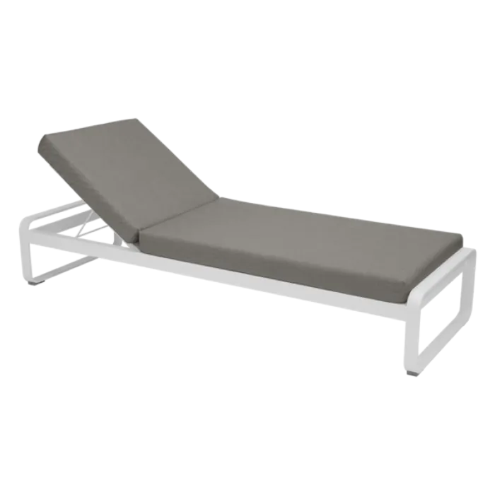 Fermob Bellevie ligbed met grey taupe zitkussen-Cotton white Weekendaanbieding