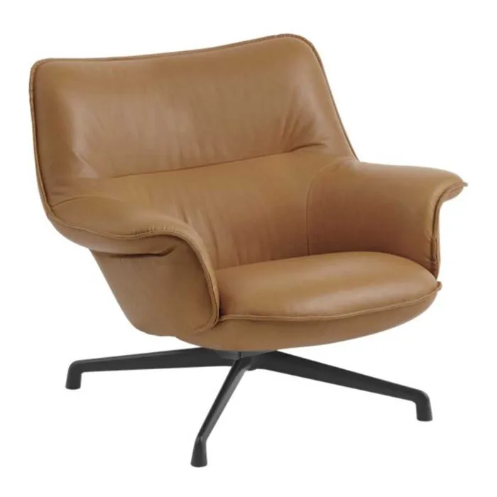 muuto Doze Loungestoel low swivel frame-Refine leahter cognac-Anthracite black Op = Op