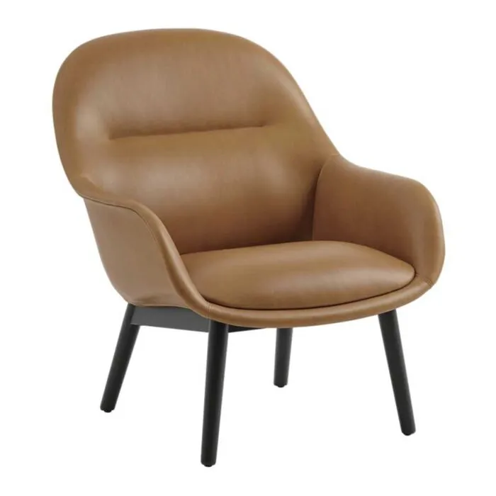 muuto Fiber Lounge armstoel houten onderstel-Refine leahter cognac-Anthracite black Bestel Nu