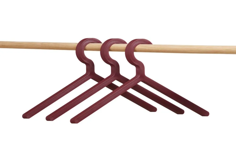 WOUD Illusion kledinghanger-Deep Red Dagaanbieding