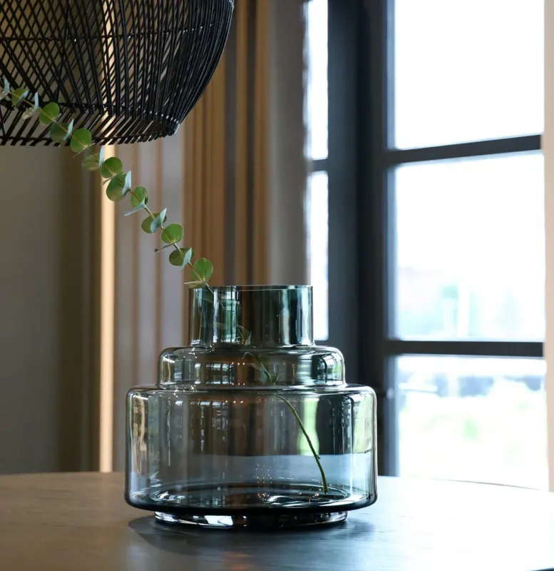 Finale Uitverkoop Grijze vaas – Mondgeblazen design van dik glas Ø23–33 cm