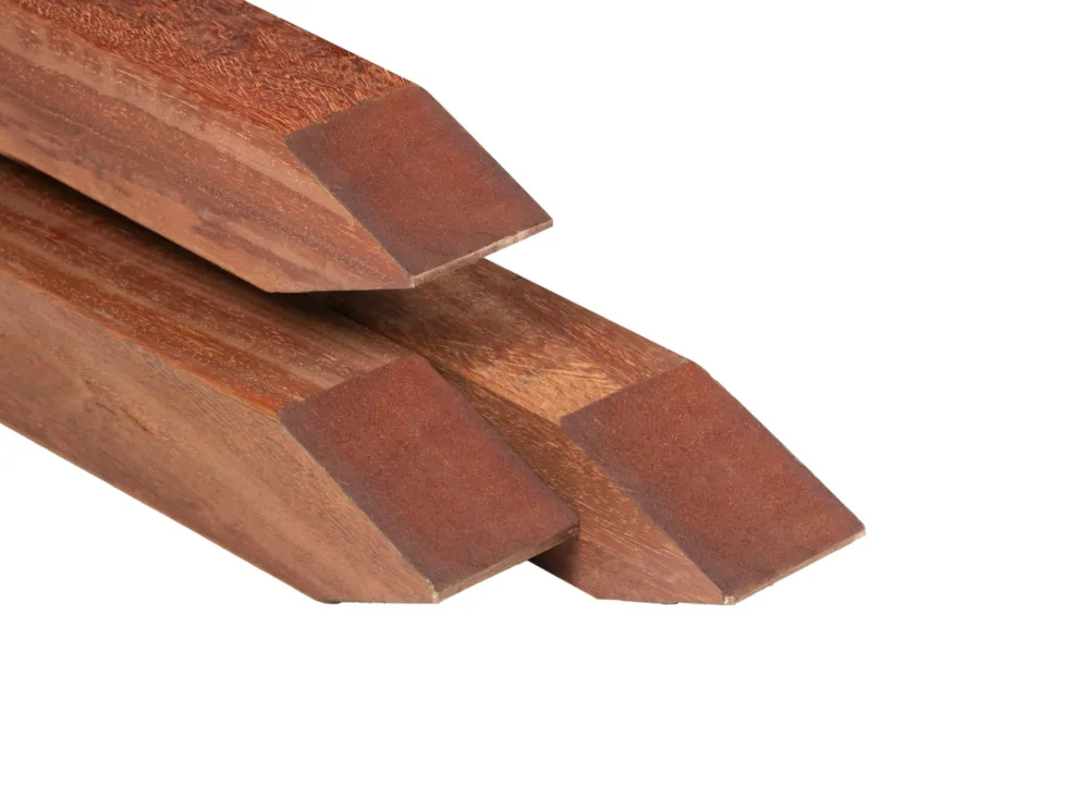 Aanbieding Paal Hardhout 6.5x6.5cm Glad Geschaadf Gepunt - 300 cm
