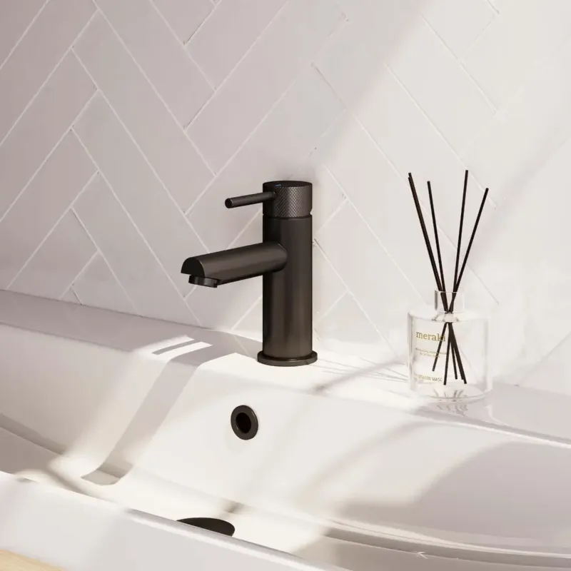 Brauer Black Carving wastafelkraan met lange, ronde handgreep en ColdStart zwart mat Nu Kopen