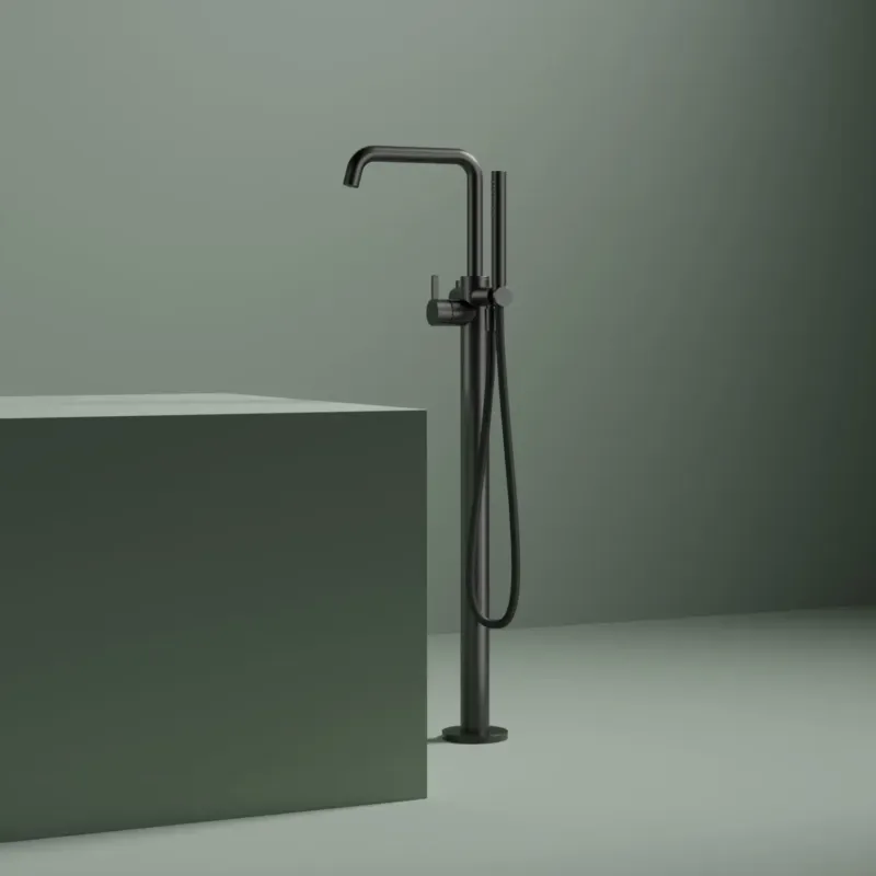 Merkproduct Hotbath ACE vrijstaande badkraan met handdouche zwart geborsteld PVD
