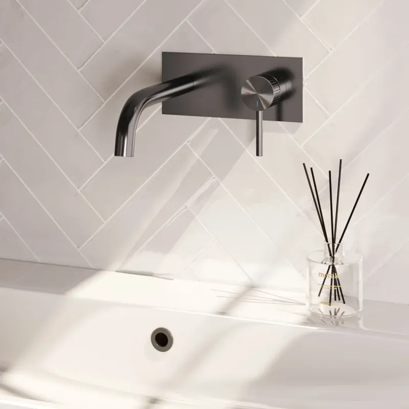Brauer Stripe inbouw wastafelkraan ColdStart met gebogen uitloop en afdekplaat model A1 gunmetal geborsteld PVD Beperkte Voorraad