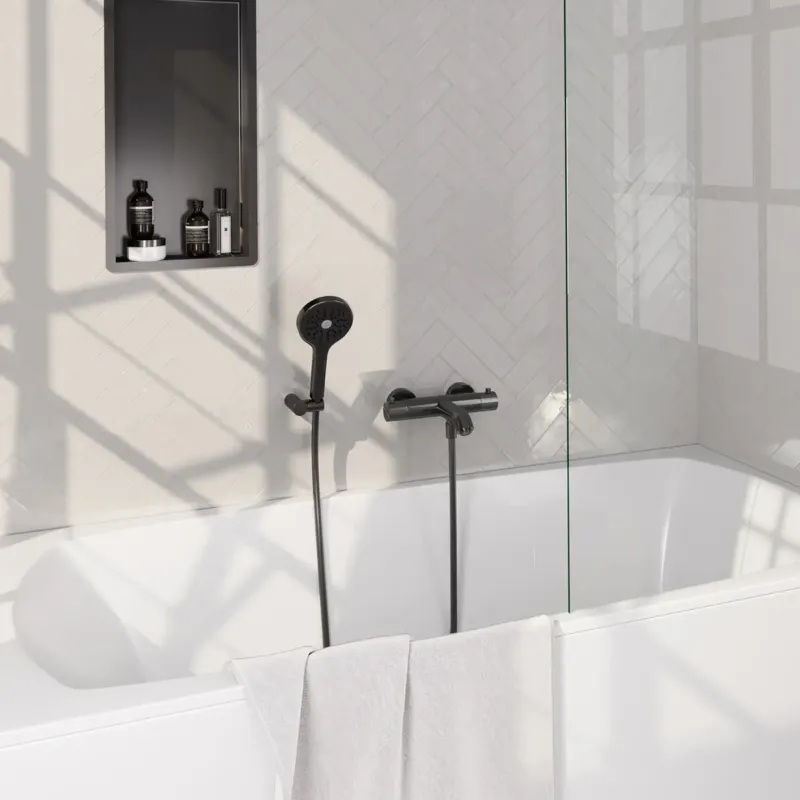 Hete Deal Brauer Stripe thermostatische badkraan met wandhouder en 3 standen handdouche gunmetal geborsteld PVD