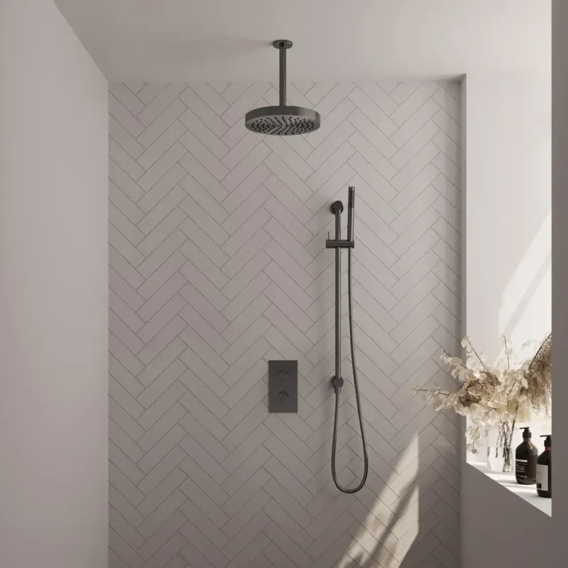 Weekendaanbieding Brauer Stripe inbouw regendouche met 25cm hoofddouche, met plafondarm, glijstang en staafhanddouche set 21 gunmetal geborsteld PVD