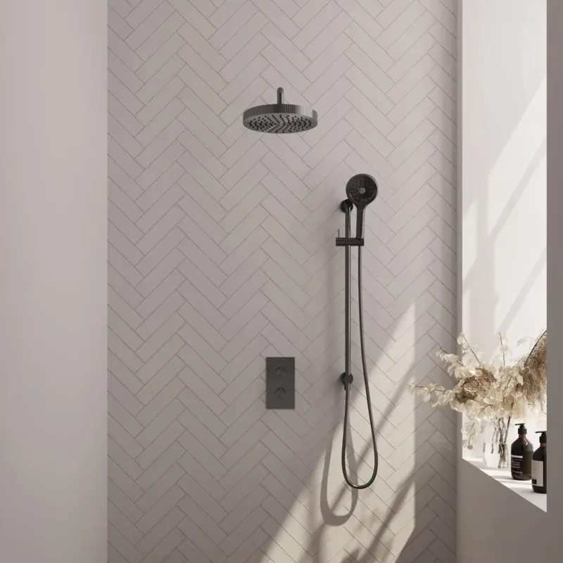 Brauer Stripe inbouw regendouche met 25cm hoofddouche, met gebogen muurarm, glijstang en 3 standen handdouche set 23 gunmetal geborsteld PVD Shop Nu