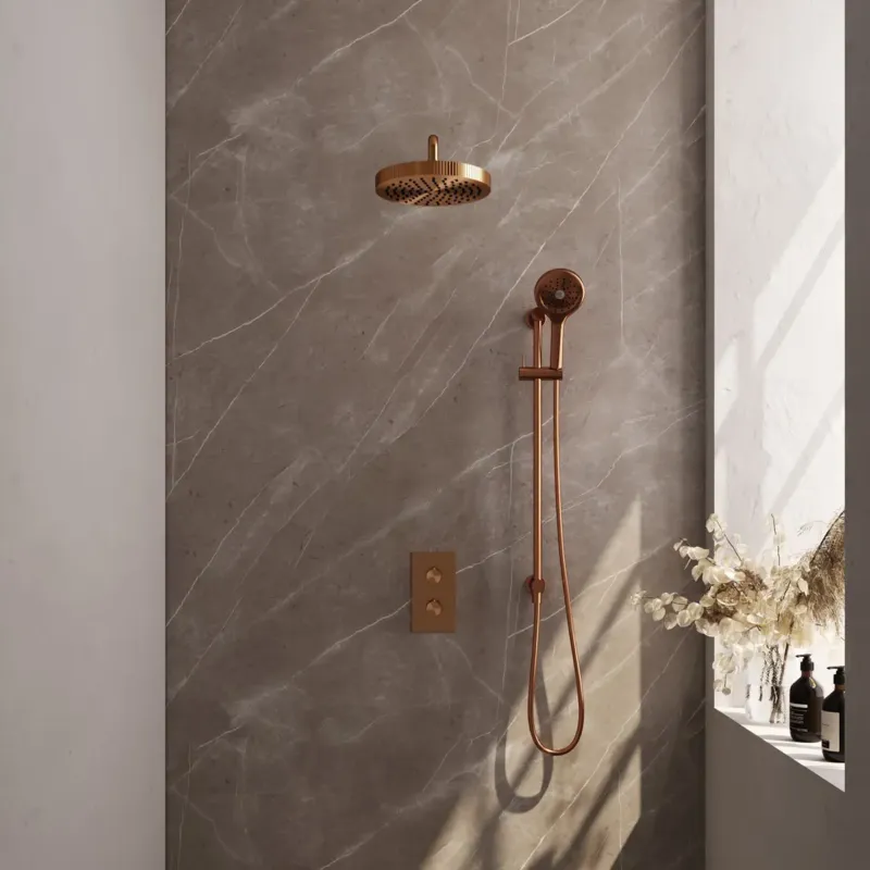 Brauer Stripe inbouw regendouche met 25cm hoofddouche, met gebogen muurarm, glijstang en 3 standen handdouche set 23 koper geborsteld PVD Gecertificeerd