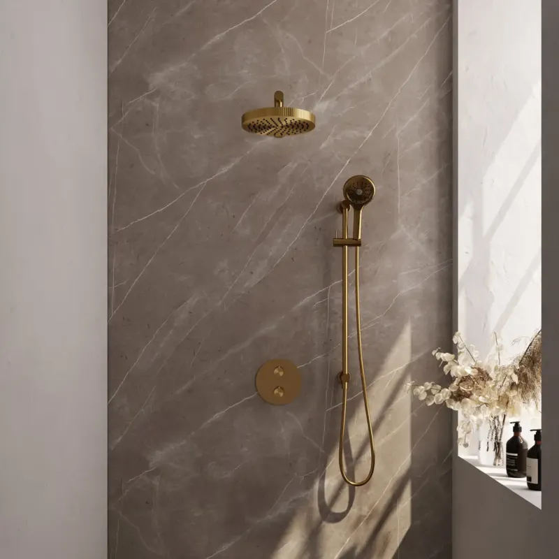 Brauer Stripe inbouw regendouche rond met 25cm hoofddouche, rond met rechte muurarm, glijstang en 3 standen handdouche set 46 messing geborsteld PVD Laatste Versie