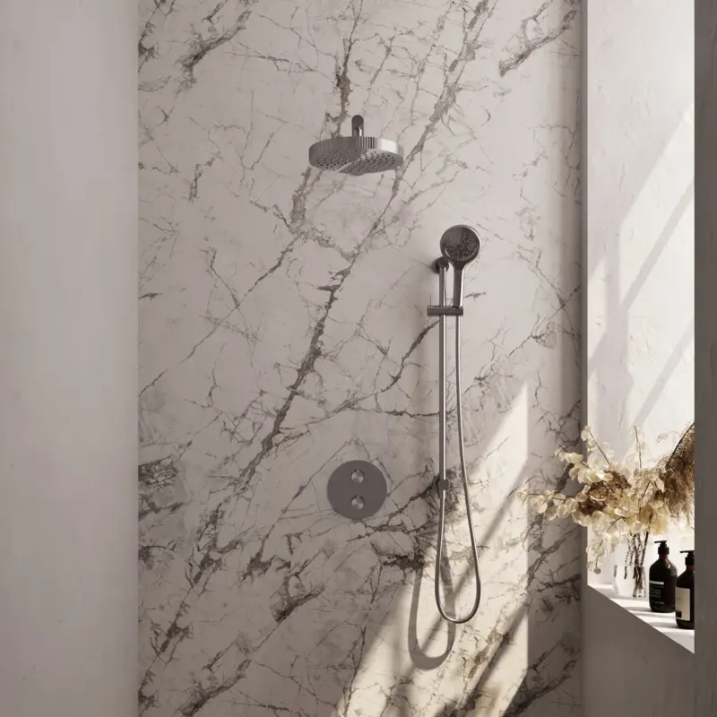 Brauer Stripe inbouw regendouche rond met 25cm hoofddouche, rond met rechte muurarm, glijstang en 3 standen handdouche set 46 RVS geborsteld PVD Shop Nu