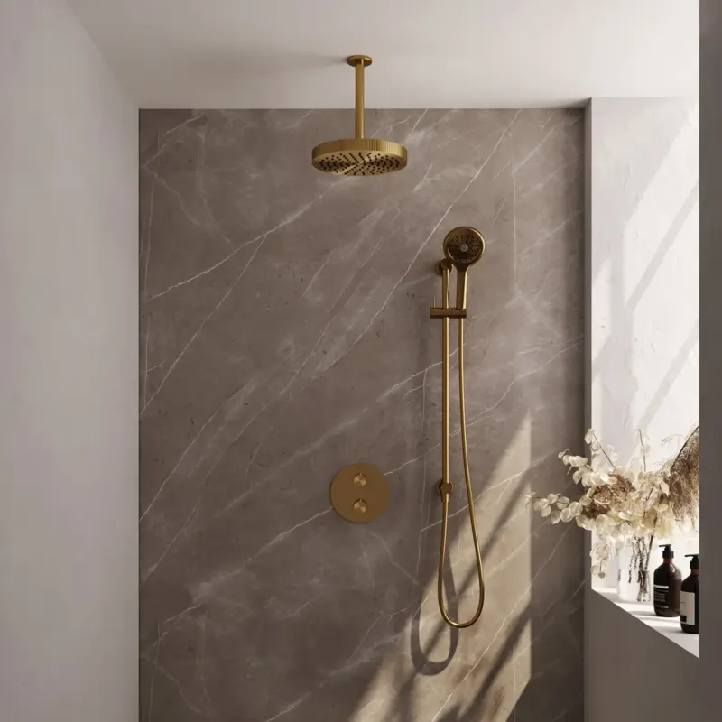 Brauer Stripe inbouw regendouche rond met 25cm hoofddouche, rond met plafondarm, glijstang en 3 standen handdouche set 48 messing geborsteld PVD Direct Beschikbaar