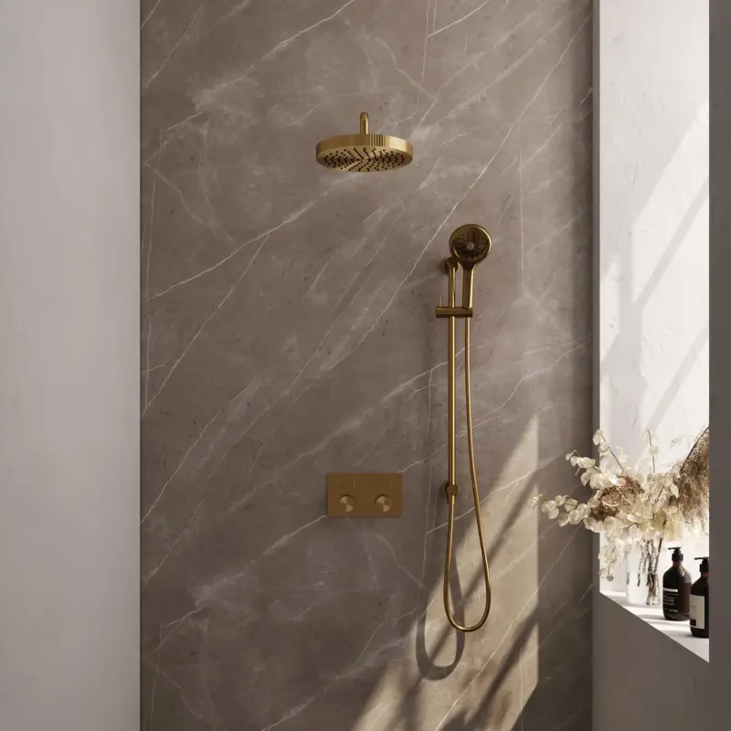 Brauer Stripe inbouw regendouche met 25cm hoofddouche, gebogen muurarm, 3 standen handdouche en glijstang set 35 messing geborsteld PVD Betaalbaar