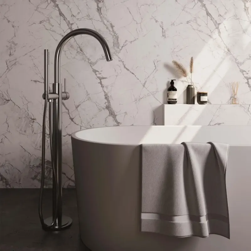 Aanbieding Brauer Brushed Edition vrijstaande badmengkraan met staafhanddouche RVS geborsteld PVD